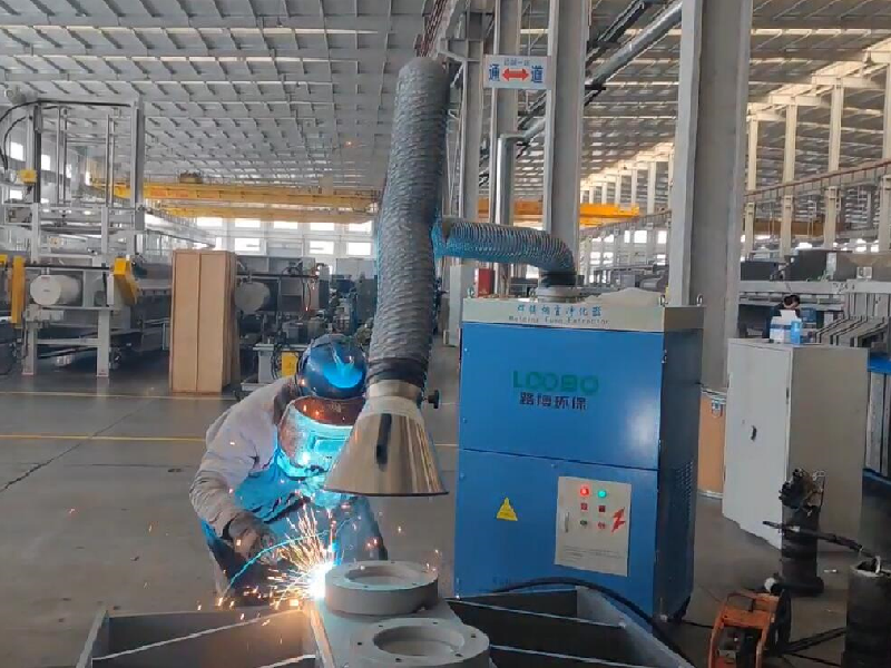 焊點(diǎn)在哪，凈化到哪”——移動(dòng)式焊煙凈化器的的實(shí)戰(zhàn)優(yōu)勢(shì)